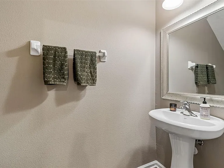 26606 Castleview Way — Photo 11