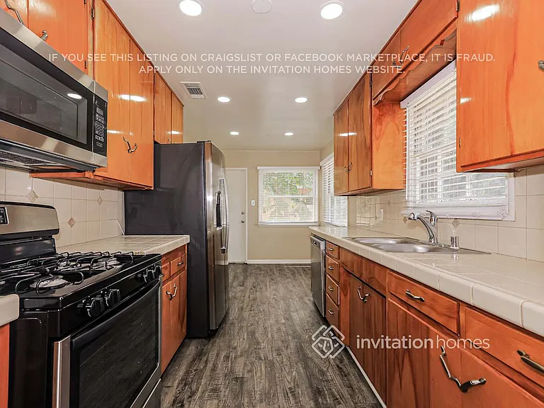 6910 Malibu Dr — Photo 8