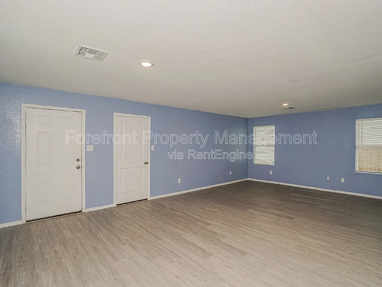 4110 Cross Current — Photo 4