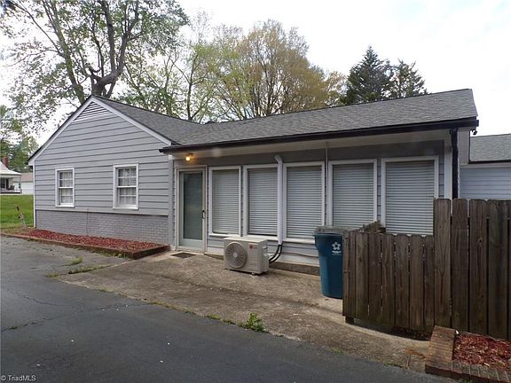 3rd image of 4543 Pleasant Garden Rd