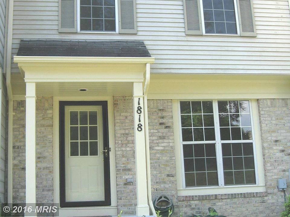 1st image of 1818 Oxford Sq