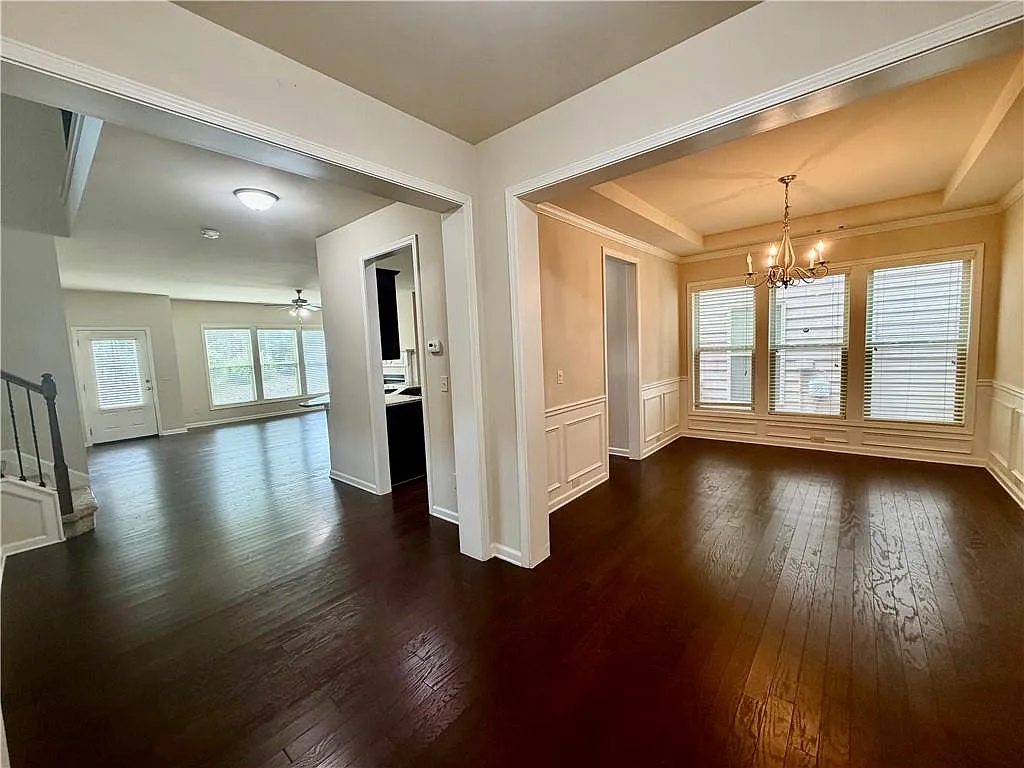 4 bed, 2.5 bath, 2358 sqft, $2,775 — Photo 3