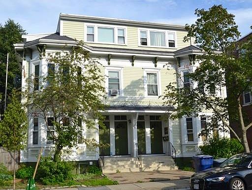 1st image of 138 Huron Ave APT 3