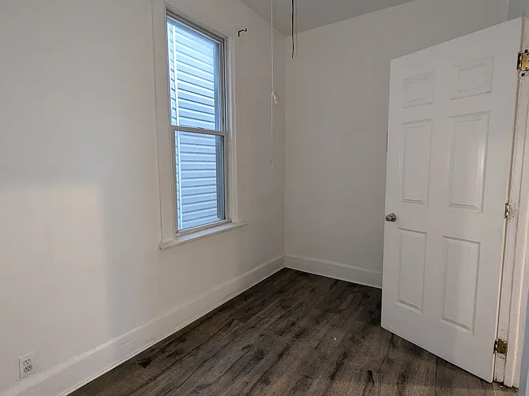 5205 S Winchester Ave — Photo 5