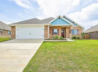 4019 Kensington Dr, Sanger, TX 76266