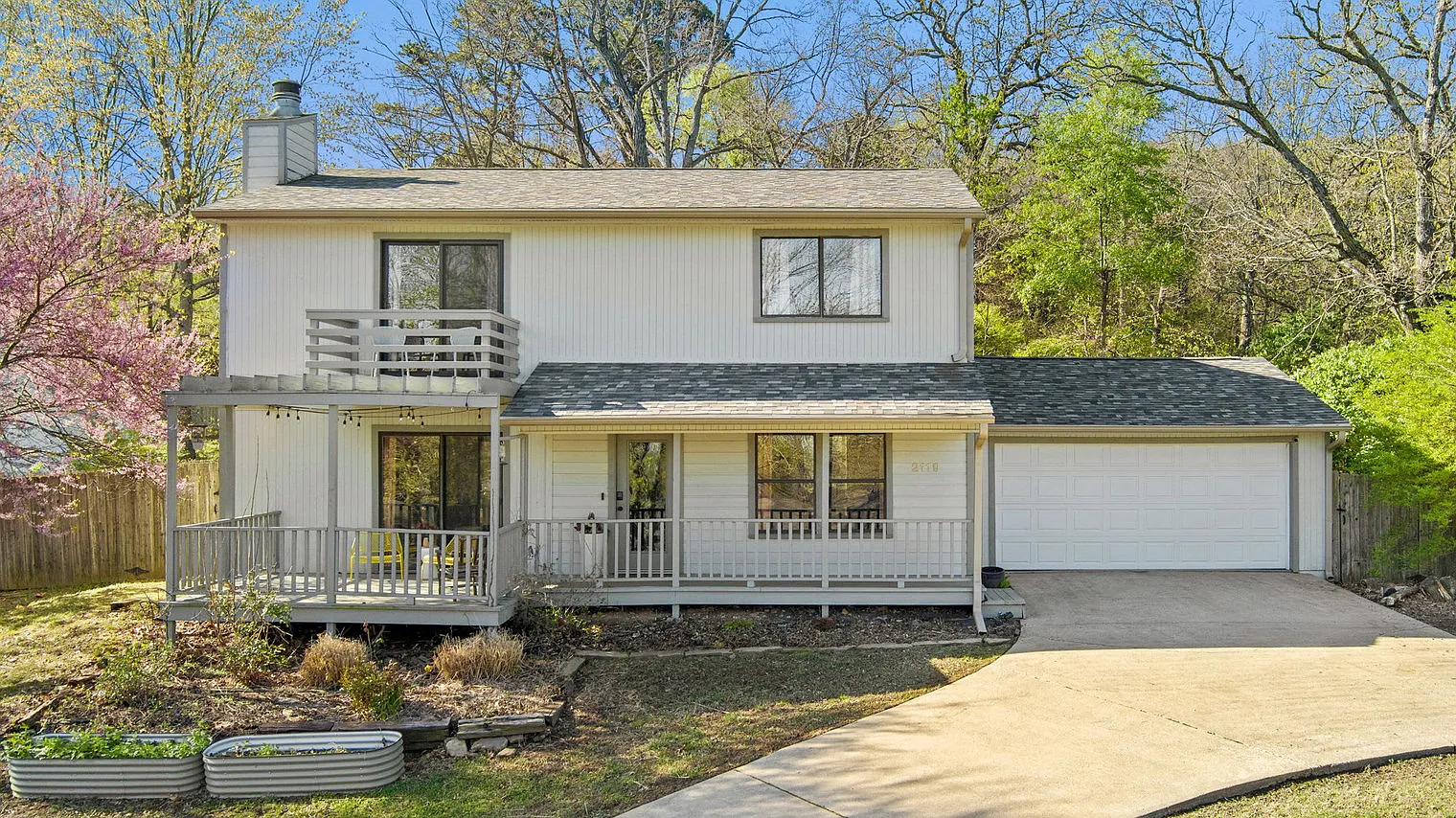 3 bed, 2.0 bath, 2055 sqft, $4,706 — Photo 3