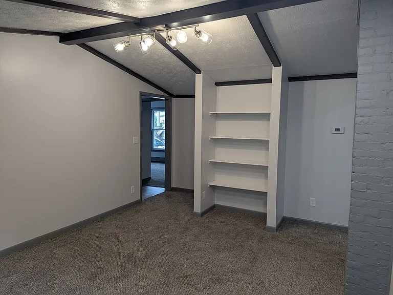 250 Locust St — Photo 10