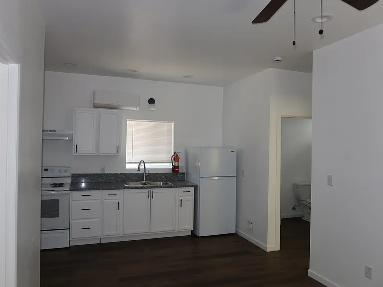 658 W Fremont St #658A — Photo 13