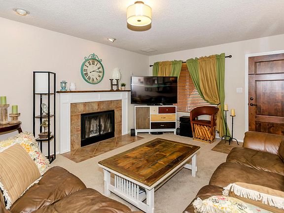 2nd image of 3744 W Grovers Ave