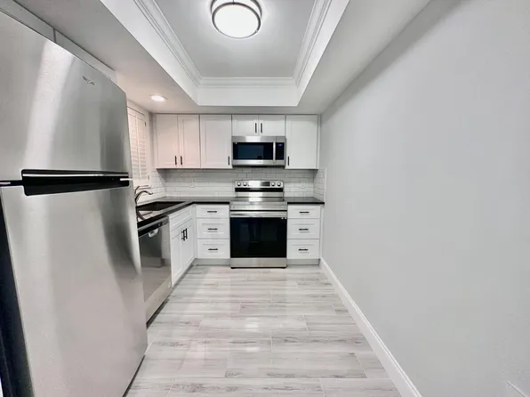 312 Northlake Dr #104S, North Palm Beach, FL 33408