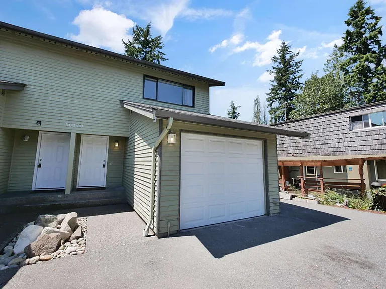 20520 76th Ave W #B — Photo 2