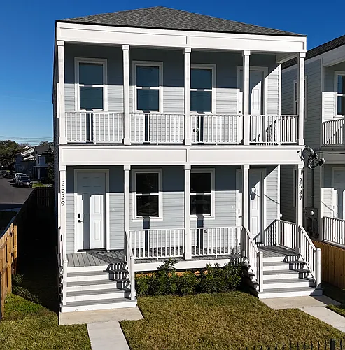 2539 Amelia St Photo 1