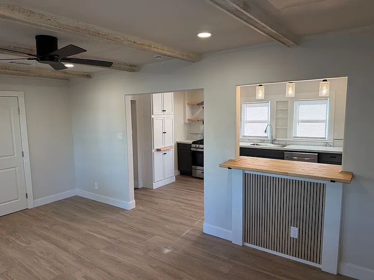 1506 S Central St — Photo 3