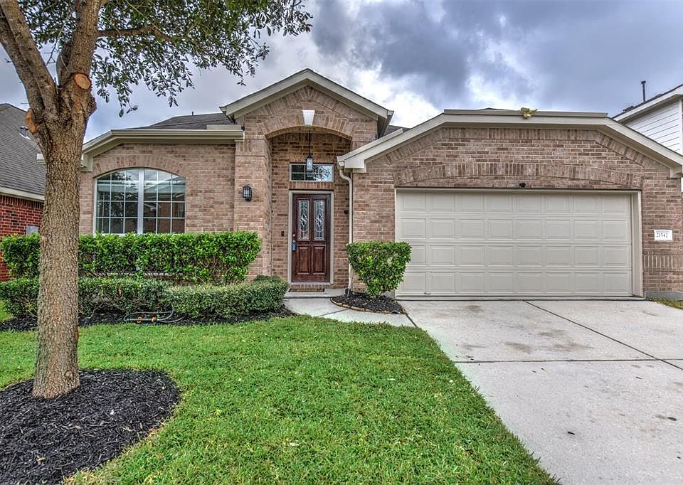 1st image of 21542 Kings Bend Dr