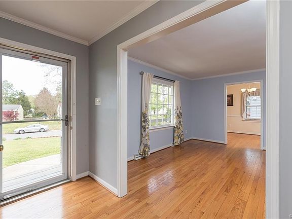 3rd image of 3343 Summerbrooke Dr