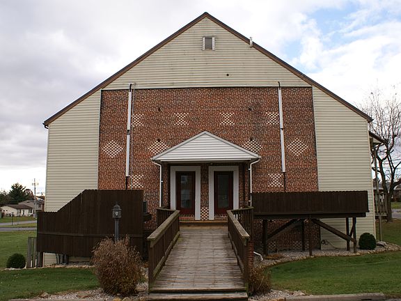 2nd image of 1121 Stanley Ave #9