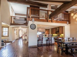 1176 Pyramid Peak Dr, Mammoth Lakes, CA 93546