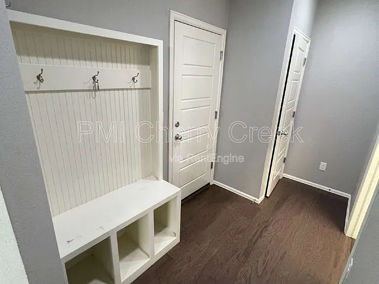 22472 E Union Cir — Photo 36