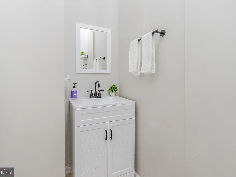 1235 N Bond St — Photo 7