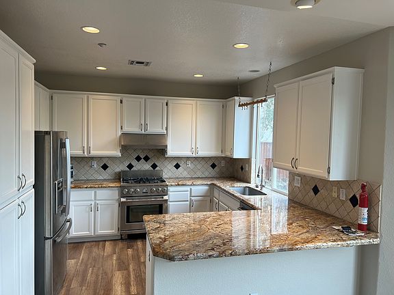 3rd image of 74 Pizarro Ave