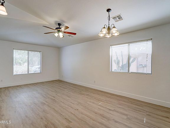 4th image of 43573 W BLAZEN Trail