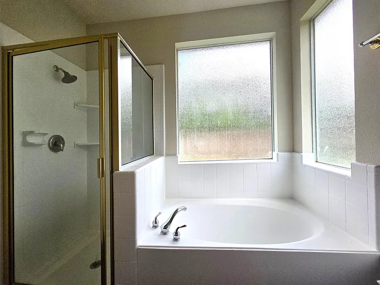 2202 Cherry Hill Ct — Photo 14