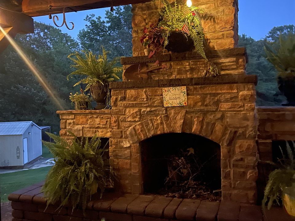 2nd image of 547 Plomar Williams Rd