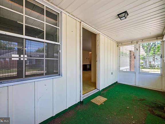 4th image of 133 Farrington Ct