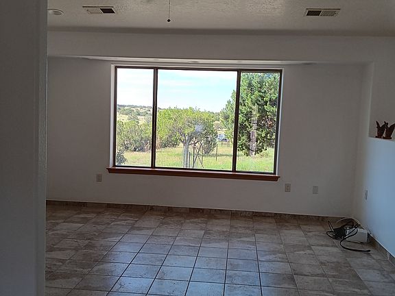 3rd image of 28 Camino Potrillo