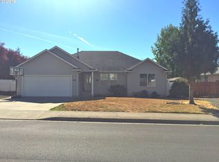 1226 E 4th Ave, Sutherlin, OR 97479