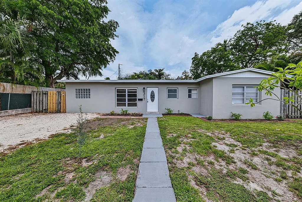 4 bed, 1194 sqft, $4,150 — Photo 1