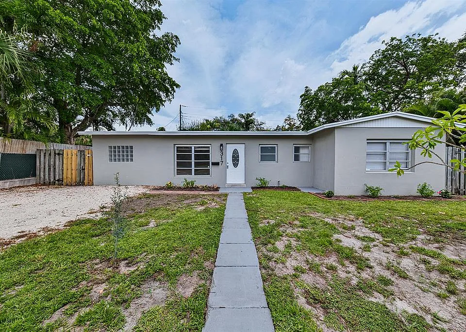 317 SW 19th St