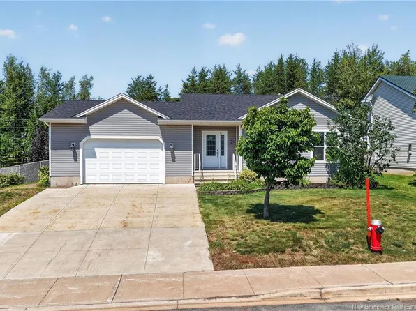 31 Xavier Ave, Moncton, NB E1A 6J8