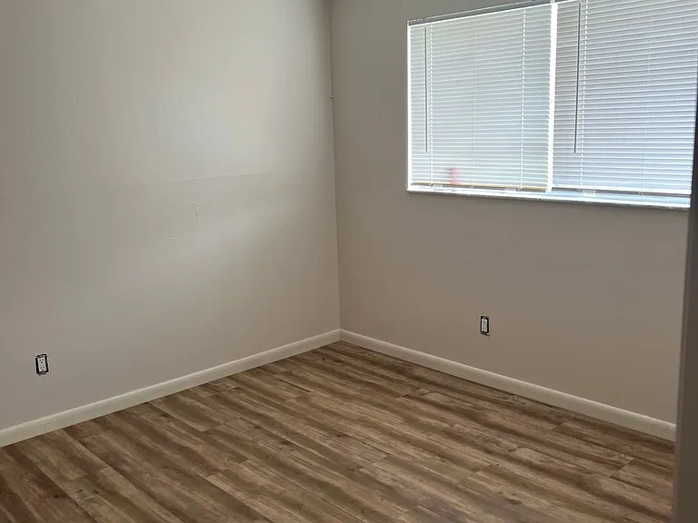 1412 SE 8th Ter — Photo 5
