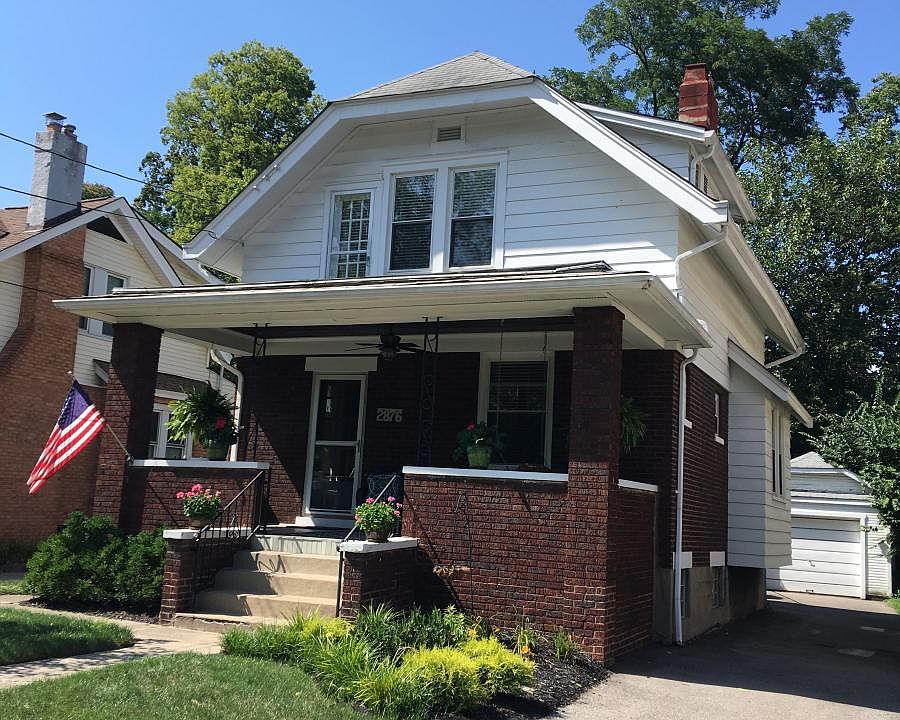 Front of house and driveway