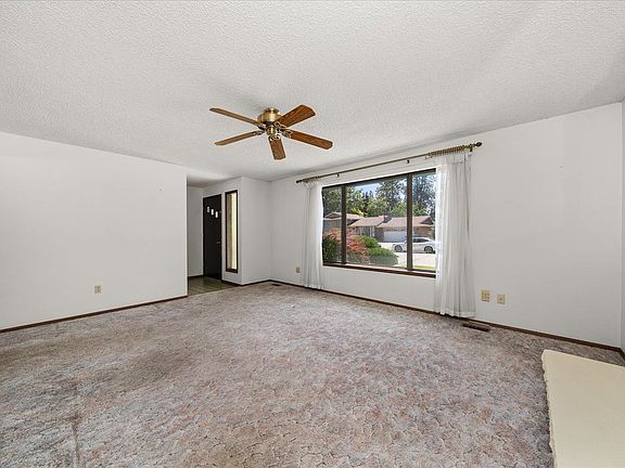 4th image of 1807 E 59th Ave