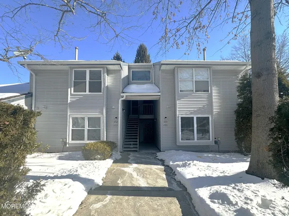 252 Sunshine Court, Englishtown, NJ 07726