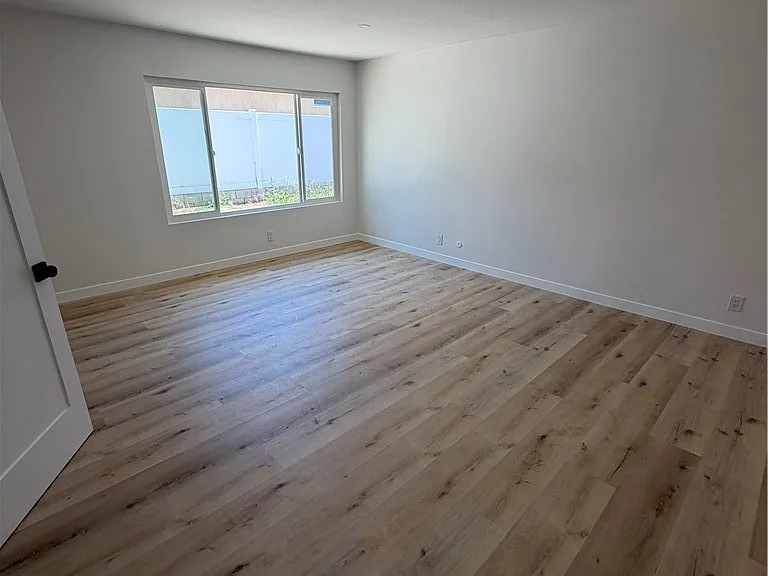 17242 Chicago Ave — Photo 5