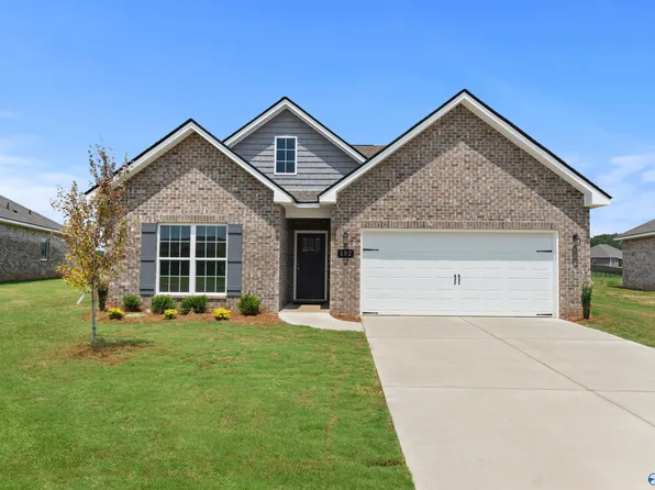 152 Heritage Lakes Blvd, New Market, AL 35761