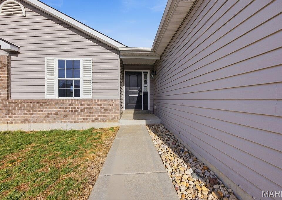 1st image of 709 Talon Dr