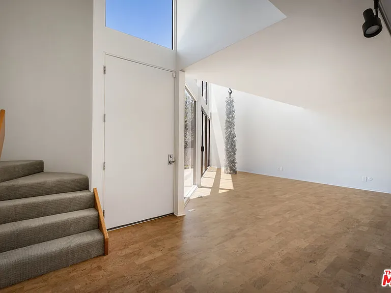 3035 Windsor Ave — Photo 15