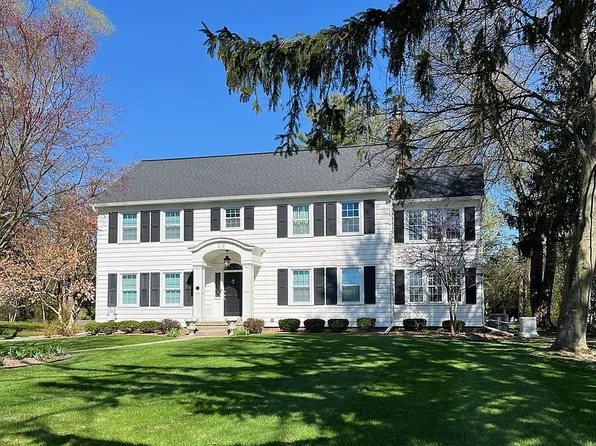 29 Davis Dr, Saginaw, MI 48602