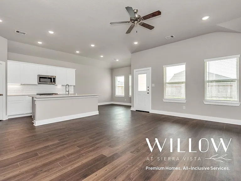 1218 Scarlet Creek Dr — Photo 7