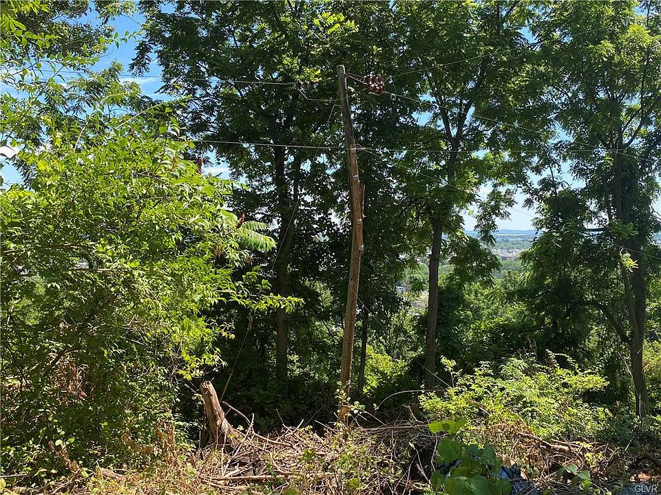 2nd image of 5336 Fairview St