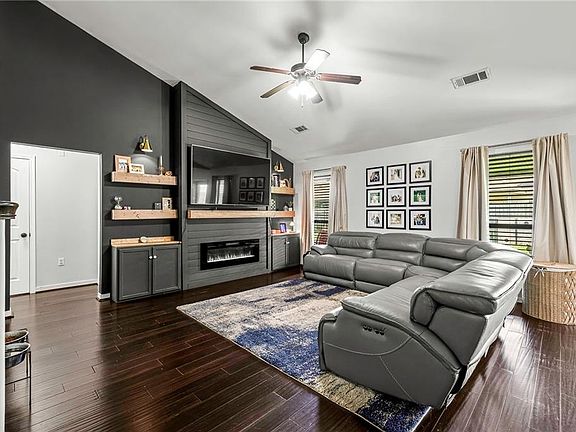 4th image of 341 Haven Way