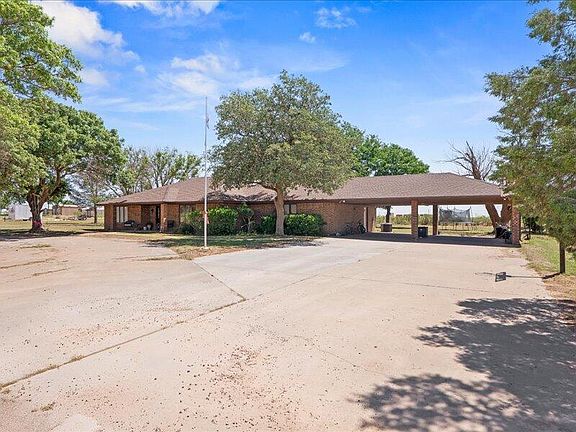 3rd image of 2803 Thomas Dr