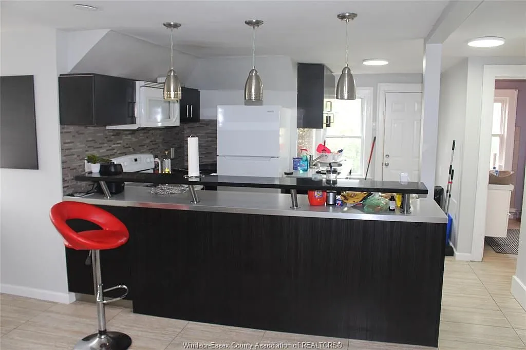 5 bed, $2,600 — Photo 4