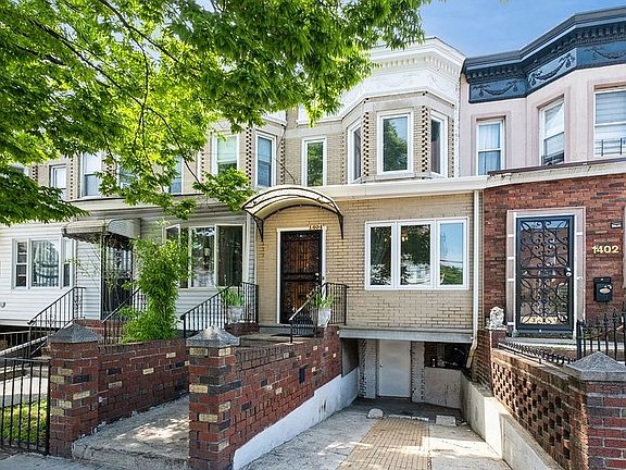 2nd image of 1404 Avenue