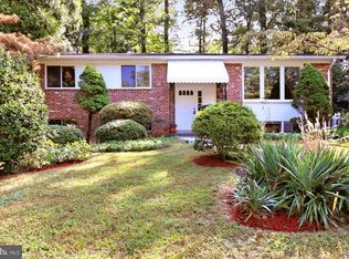 8632 Cromwell Dr, Springfield, VA 22151