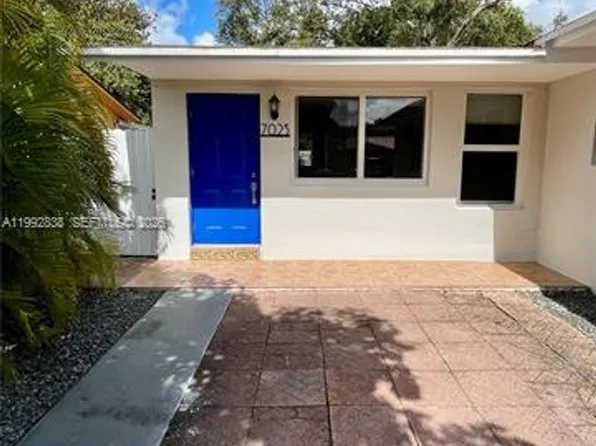 7023 SW 2nd St #7023, Miami, FL 33144